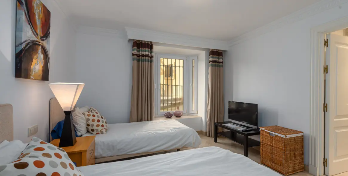 Long-term rent of middle floor apartment in Casares Playa 37