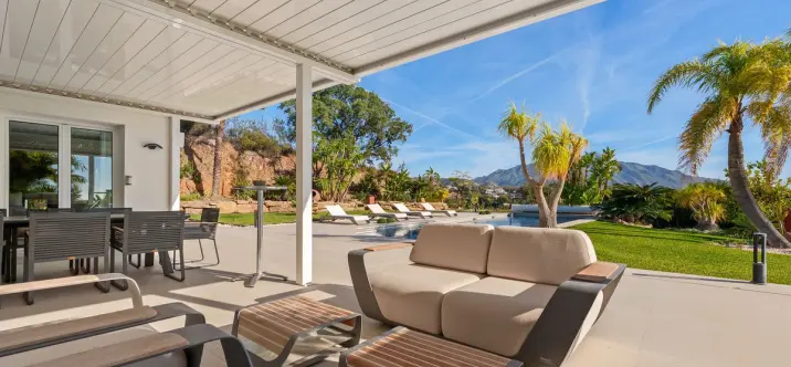 Sale of detached villa in Benahavís 2