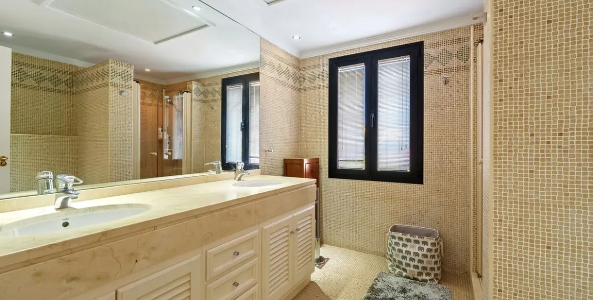 Venta de villa independiente en Benahavís 17