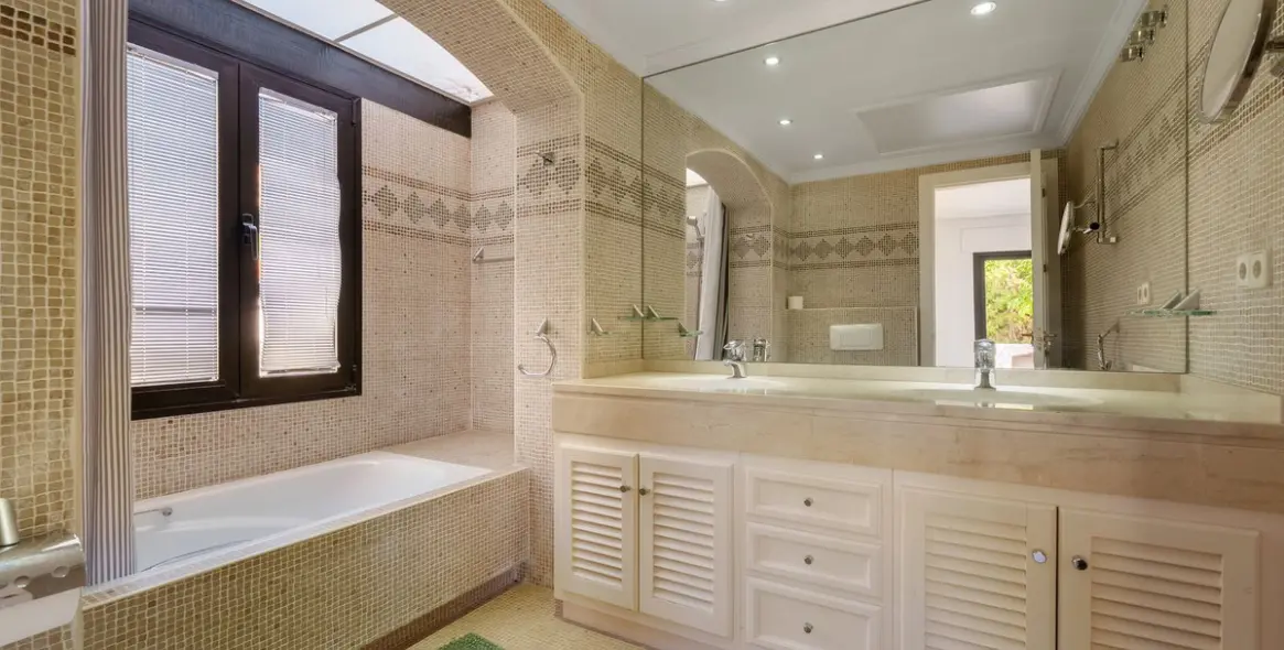 Venta de villa independiente en Benahavís 18