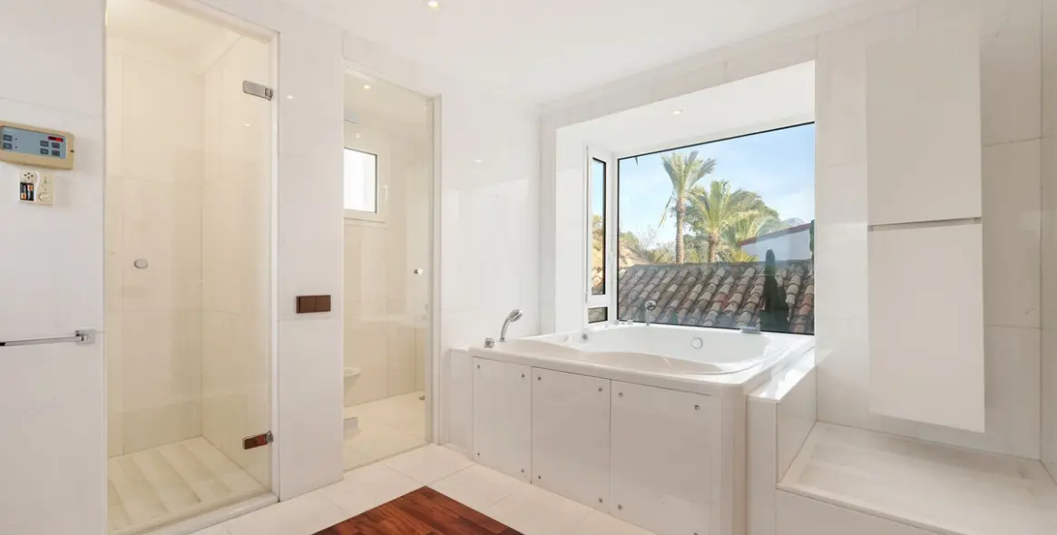 Venta de villa independiente en Benahavís 19