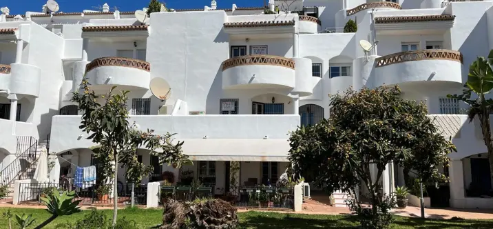 Sale of middle floor apartment in Benalmadena 0