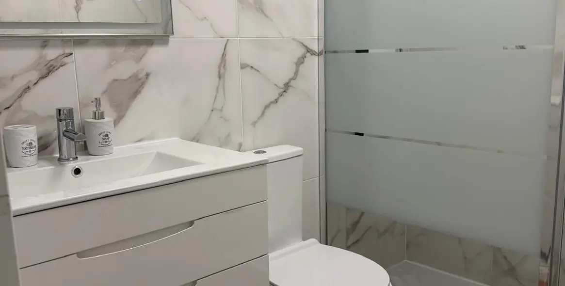 Sale of middle floor apartment in Benalmadena 17