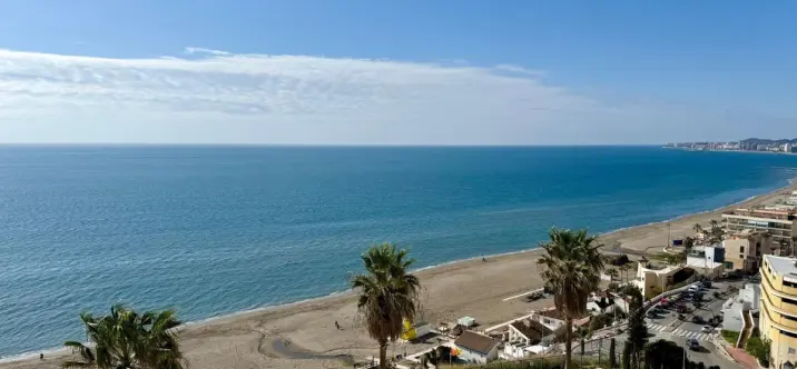 Sale of middle floor apartment in Benalmadena Costa 0
