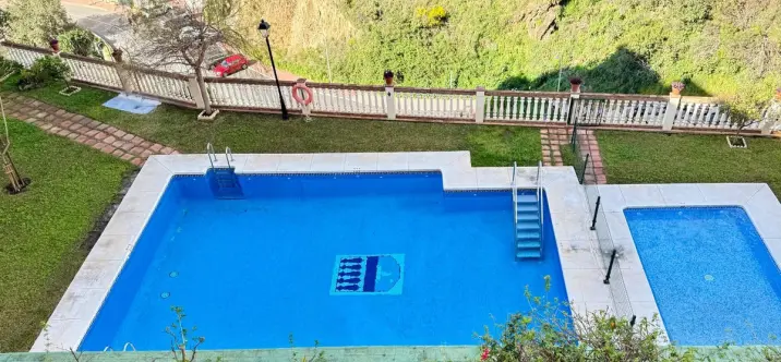 Sale of middle floor apartment in Benalmadena Costa 2