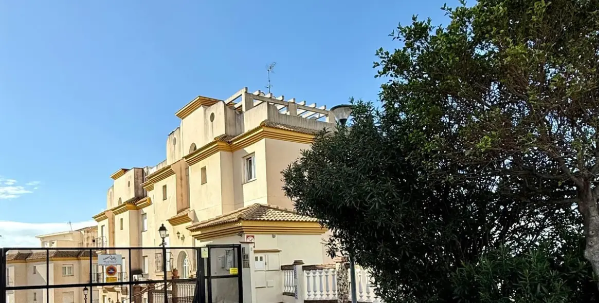 Sale of middle floor apartment in Benalmadena Costa 5