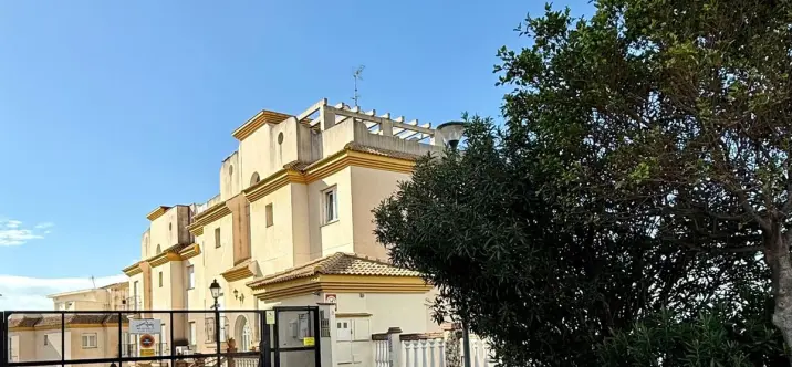 Sale of middle floor apartment in Benalmadena Costa 4