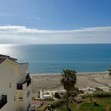 Sale of middle floor apartment in Benalmadena Costa