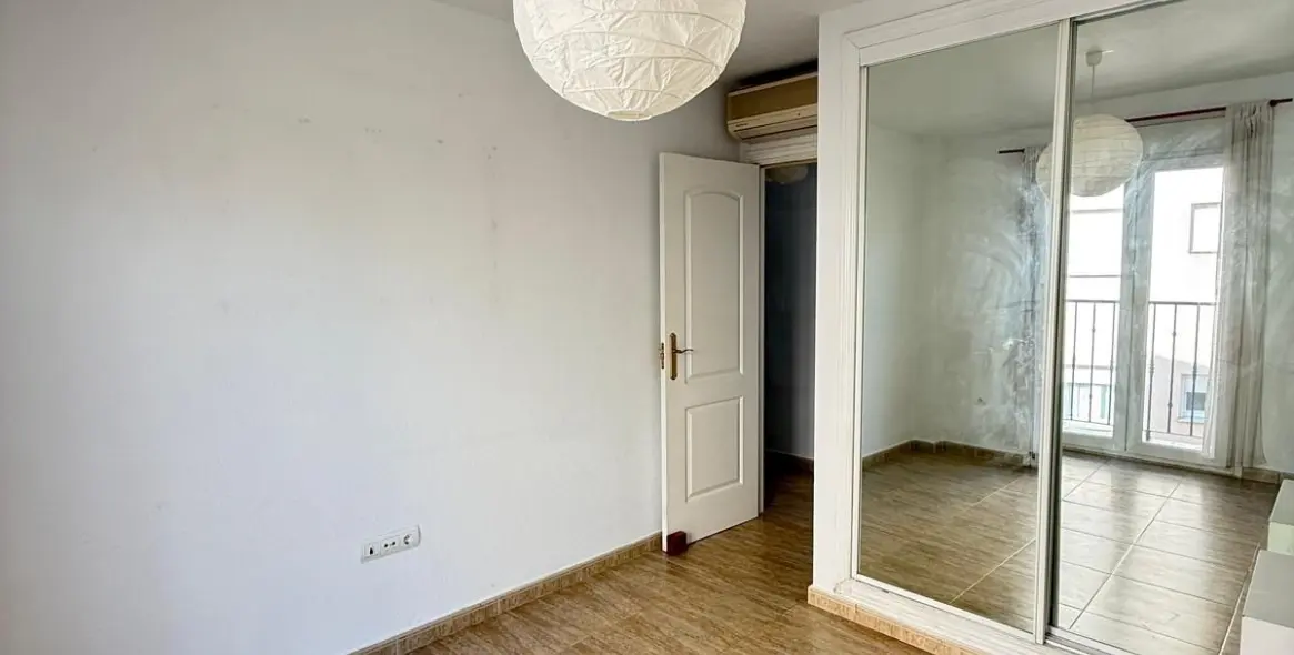 Sale of middle floor apartment in Benalmadena Costa 15