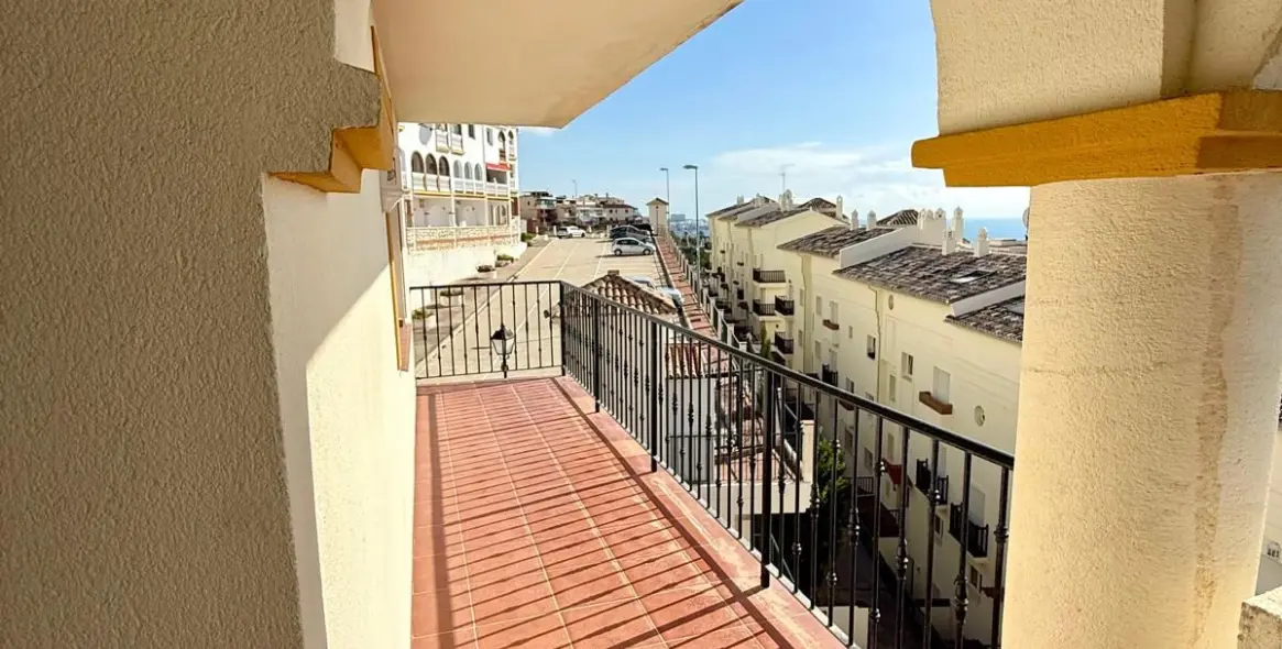 Продажа апартаментов на среднем этаже в Benalmadena Costa 22