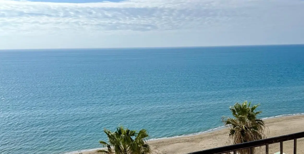 Продажа апартаментов на среднем этаже в Benalmadena Costa 23