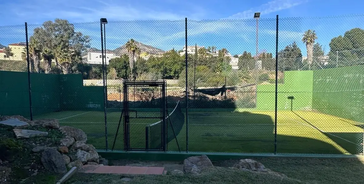 Sale of middle floor apartment in Torrequebrada 1