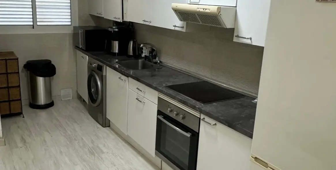 Sale of middle floor apartment in Torrequebrada 7