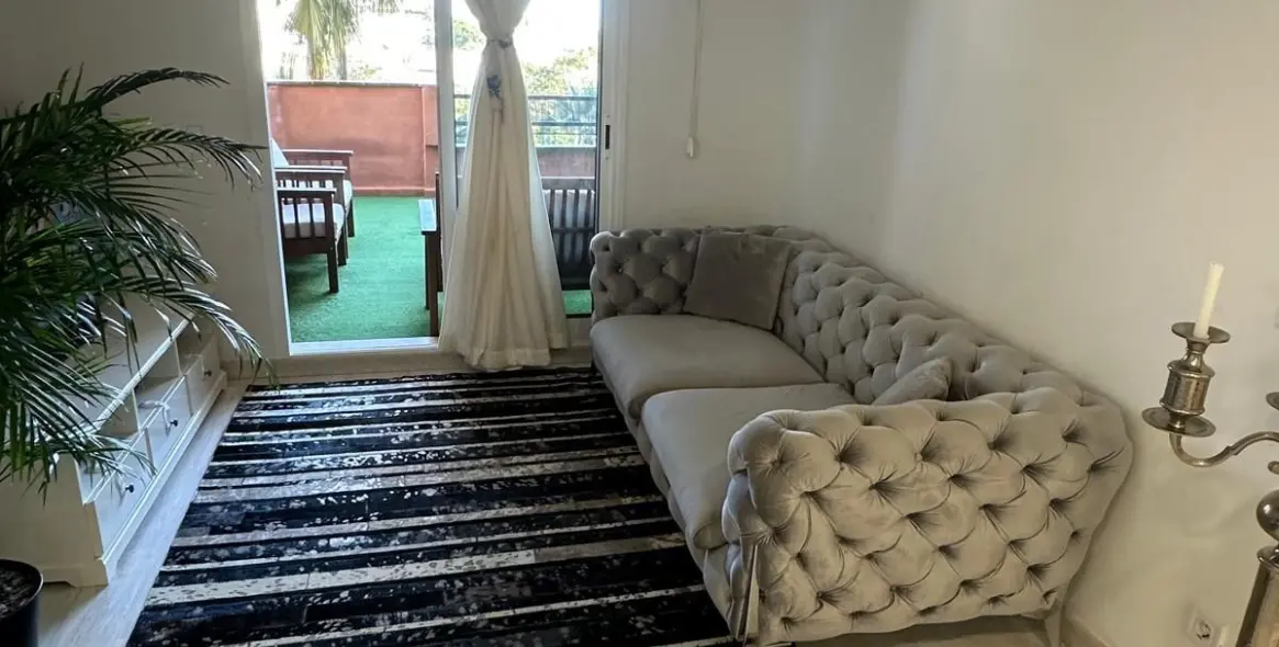 Sale of middle floor apartment in Torrequebrada 17