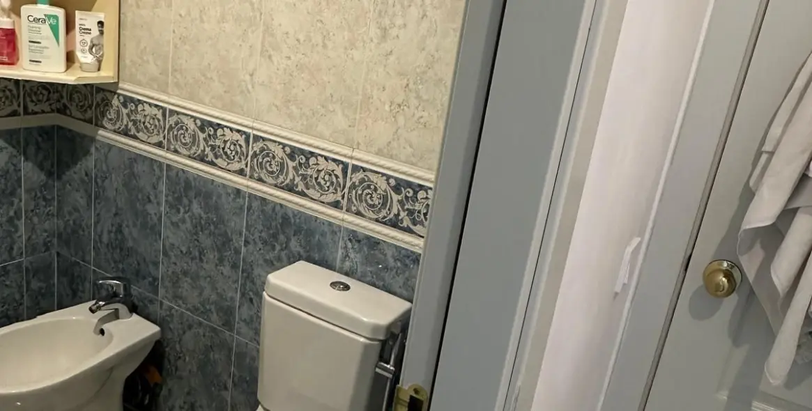 Sale of middle floor apartment in Torrequebrada 20