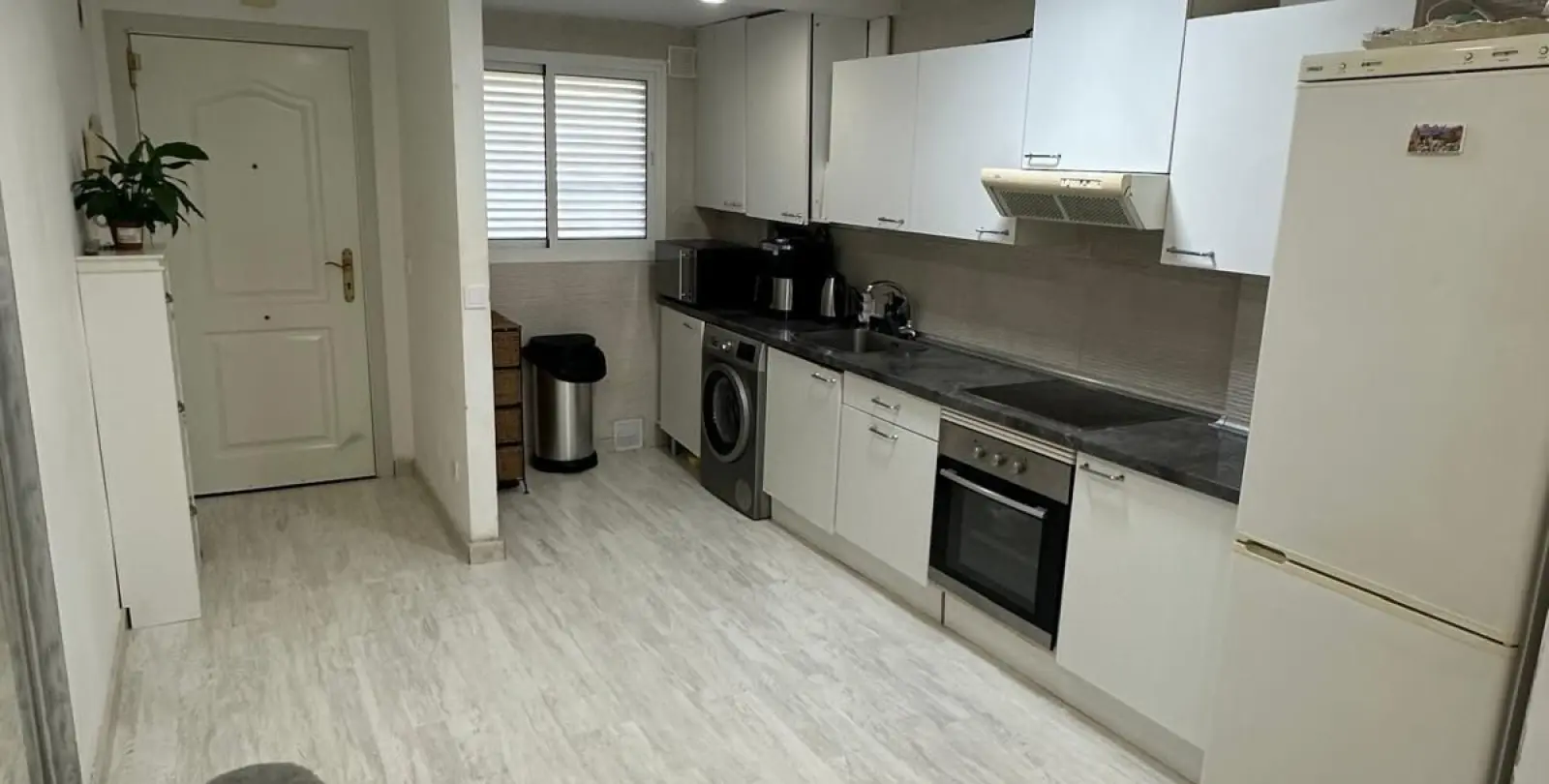 Sale of middle floor apartment in Torrequebrada 3