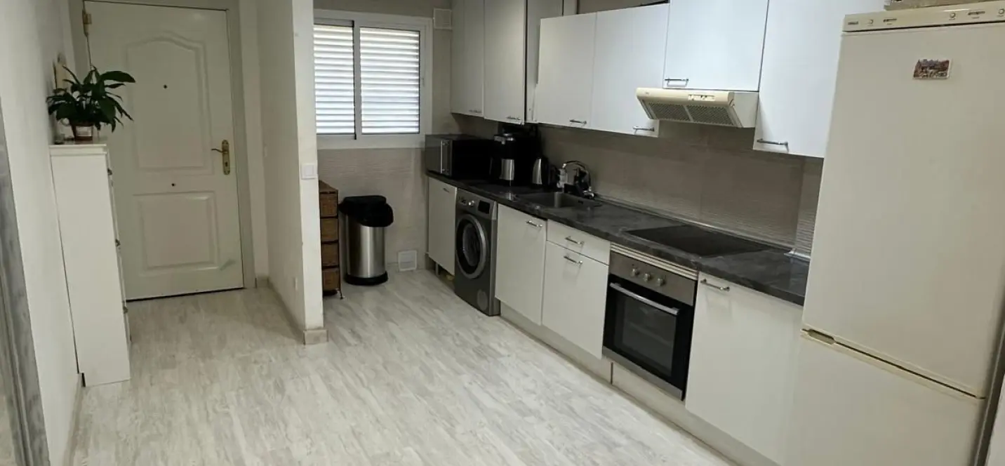 Venta de apartamento en planta media en Torrequebrada 2