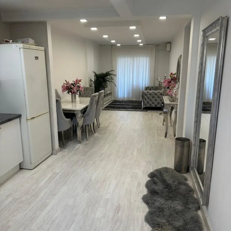 Venta de apartamento en planta media en Torrequebrada