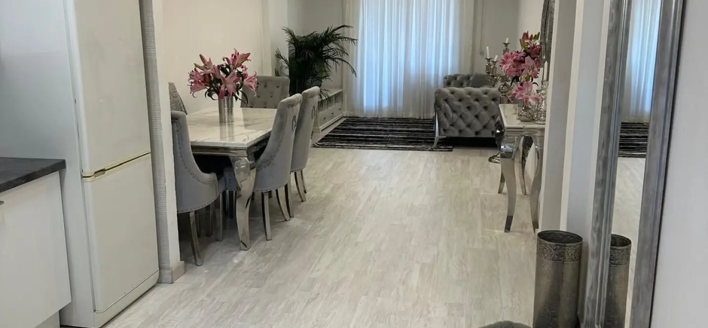 Venta de apartamento en planta media en Torrequebrada 4