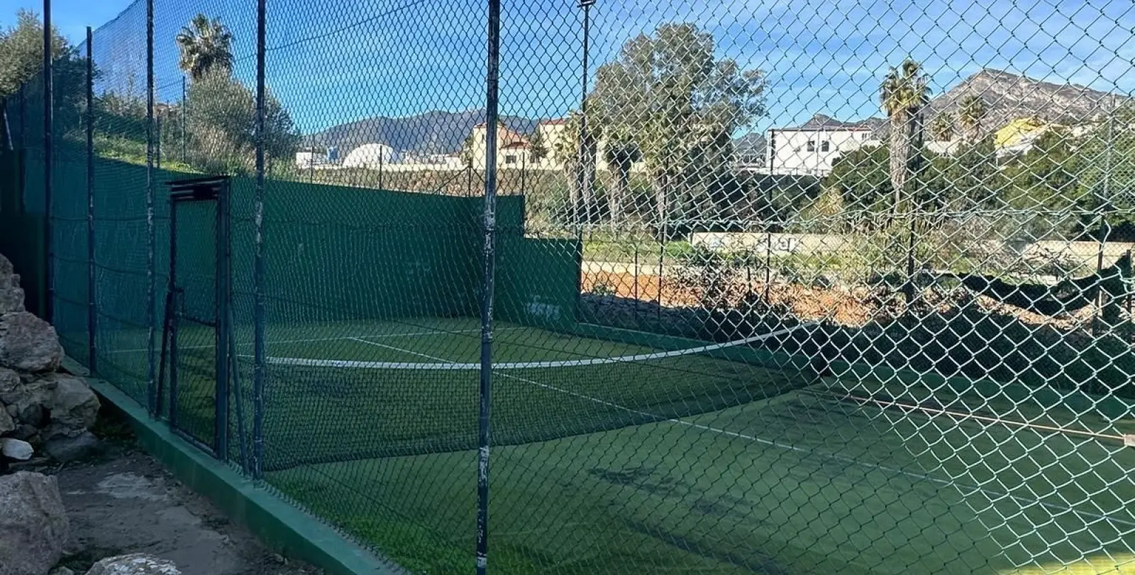 Sale of middle floor apartment in Torrequebrada 30