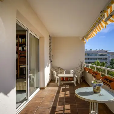 Sale of middle floor apartment in Benalmadena Costa