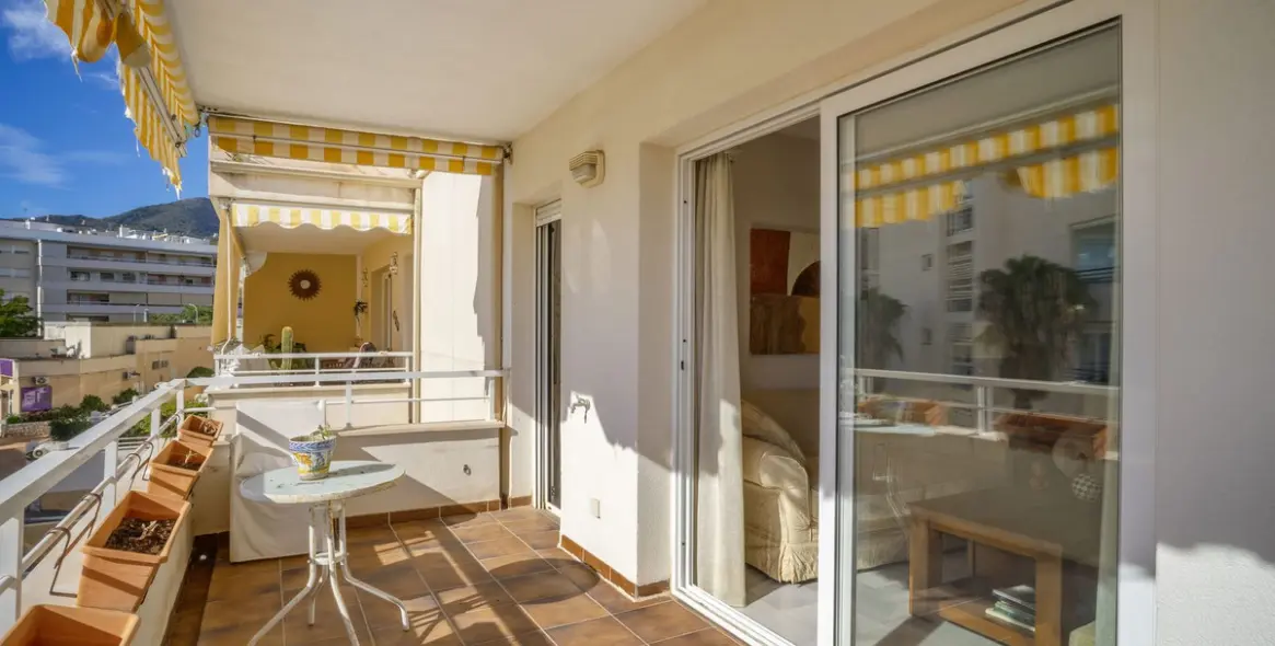 Sale of middle floor apartment in Benalmadena Costa 3