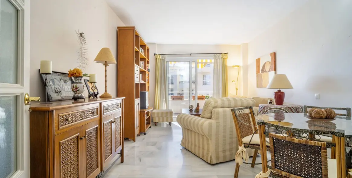 Sale of middle floor apartment in Benalmadena Costa 5