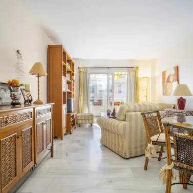 Sale of middle floor apartment in Benalmadena Costa