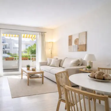 Sale of middle floor apartment in Benalmadena Costa