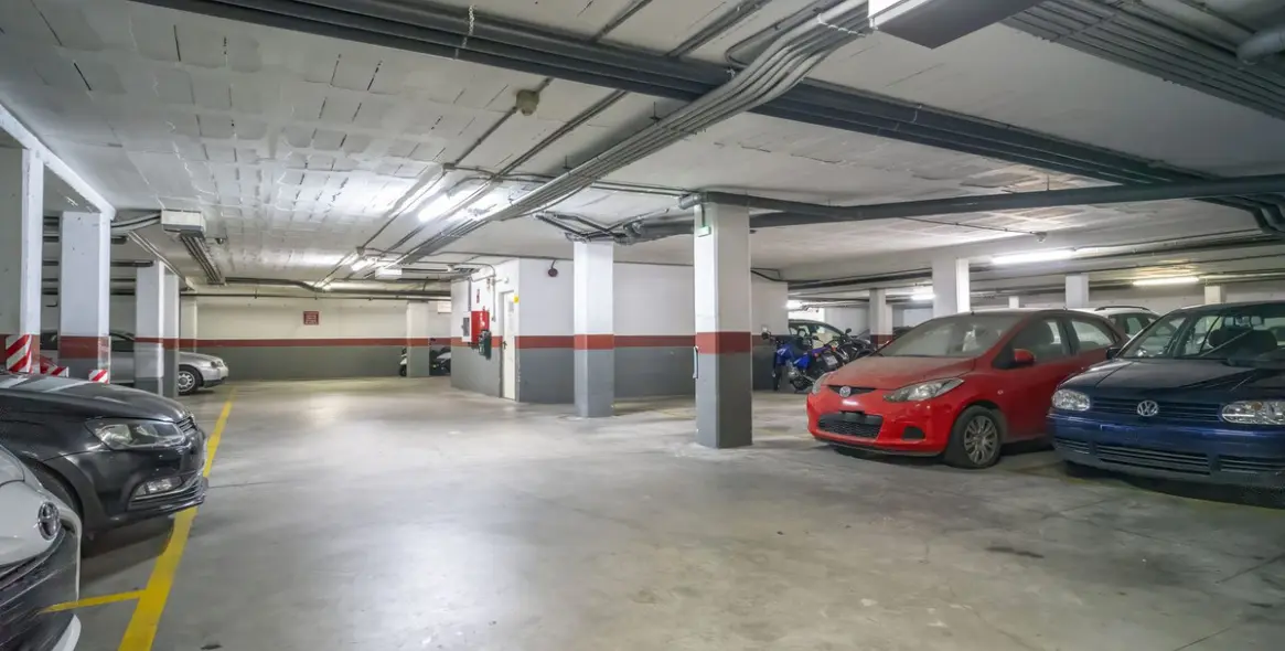 Sale of middle floor apartment in Benalmadena Costa 28