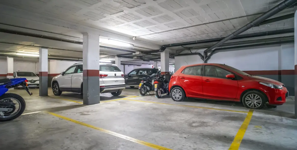 Sale of middle floor apartment in Benalmadena Costa 29