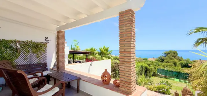 Sale of semi-detached house in Estepona 0