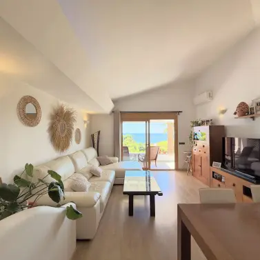 Продажа дома на две семьи в Estepona