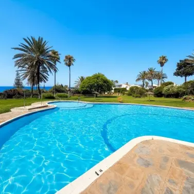 Продажа дома на две семьи в Estepona