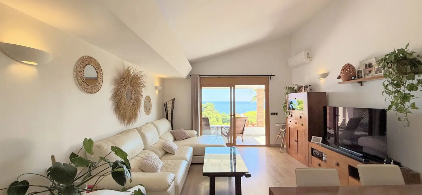 Продажа дома на две семьи в Estepona 1