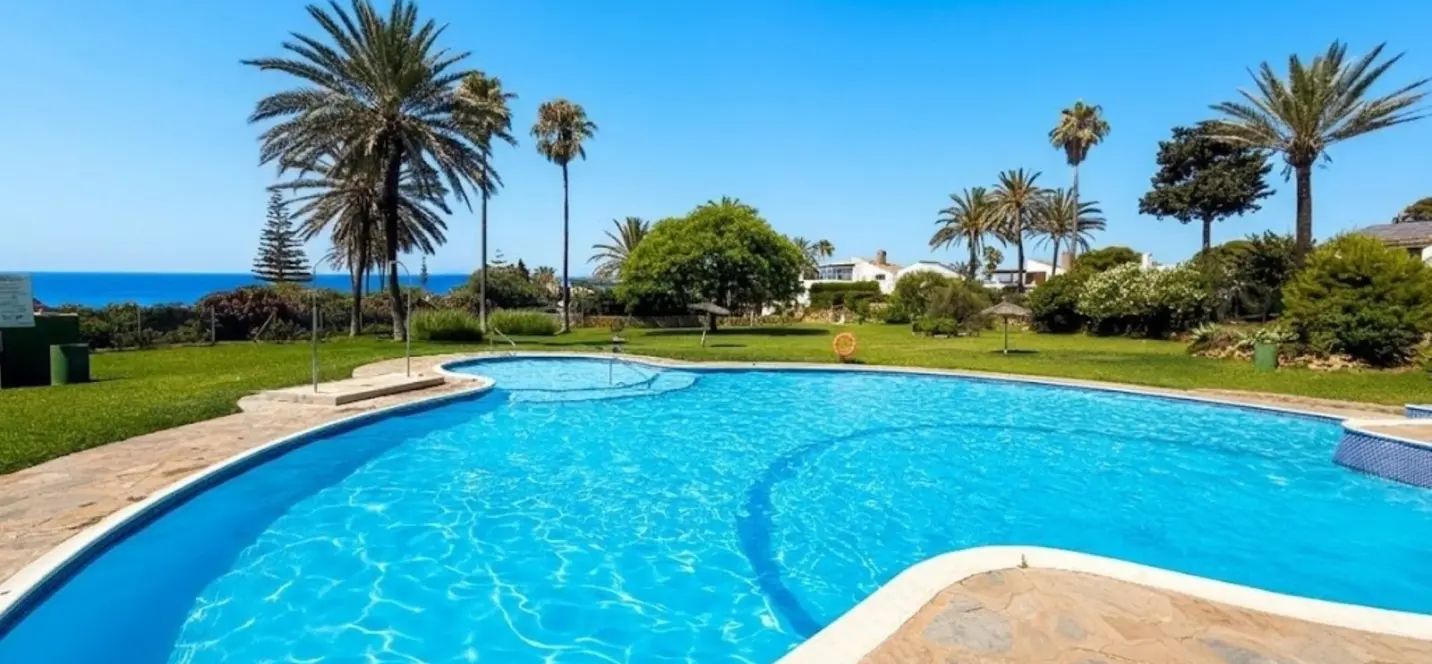 Продажа дома на две семьи в Estepona 3