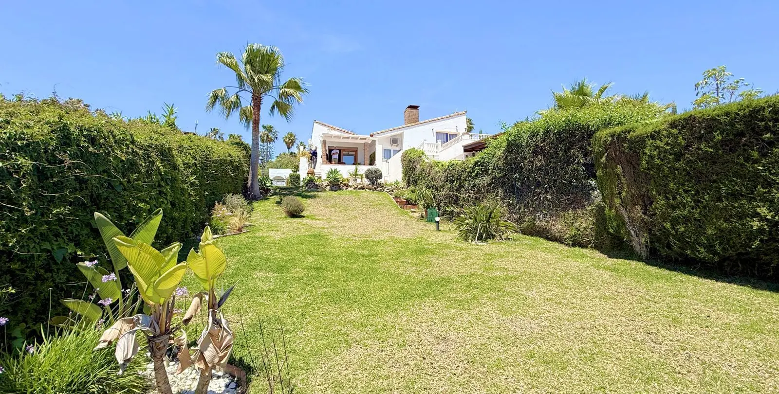 Продажа дома на две семьи в Estepona 5