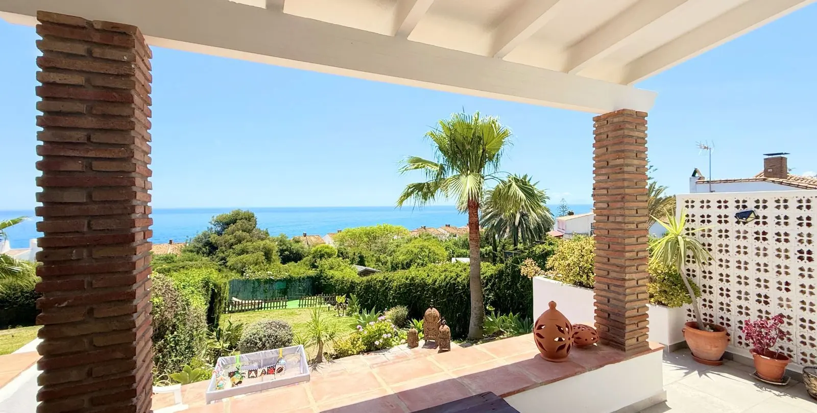 Продажа дома на две семьи в Estepona 8
