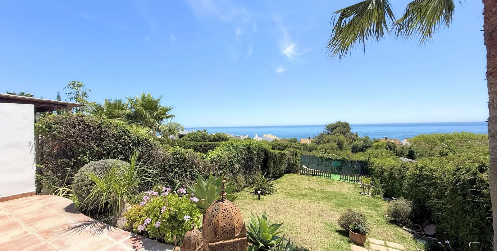 Продажа дома на две семьи в Estepona 14