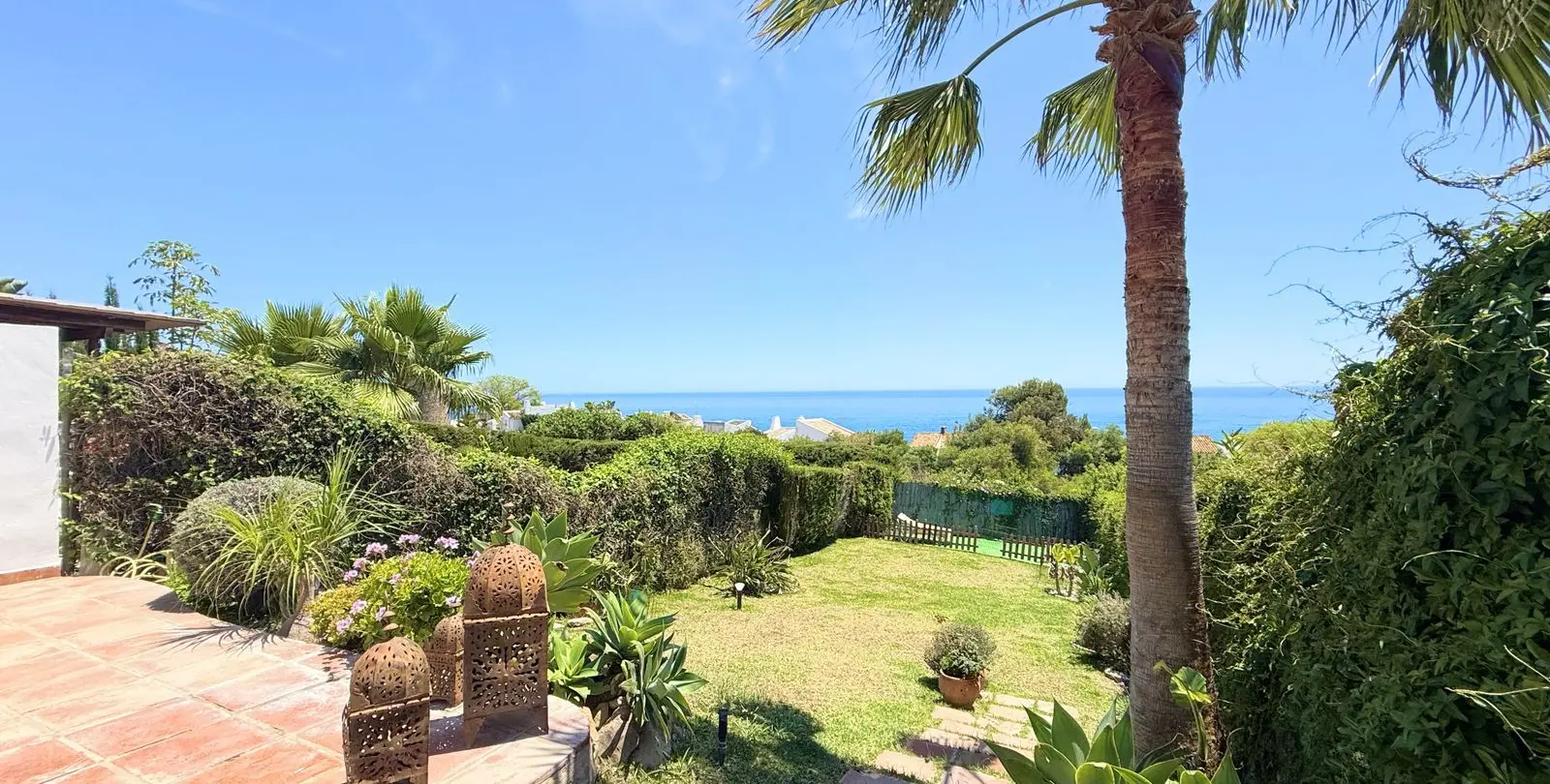 Продажа дома на две семьи в Estepona 20