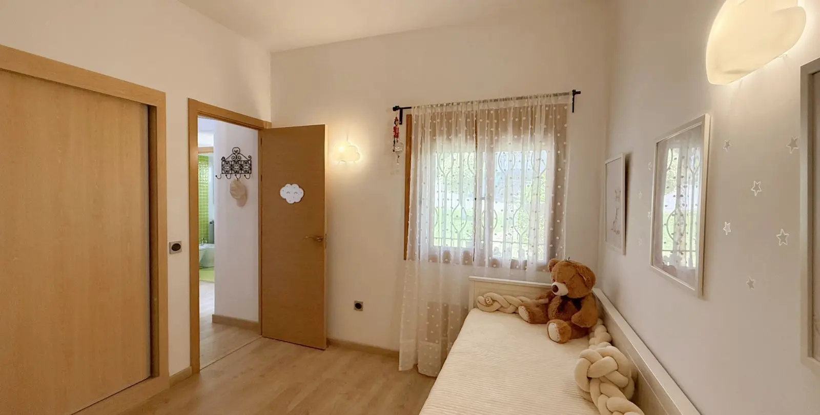 Продажа дома на две семьи в Estepona 25