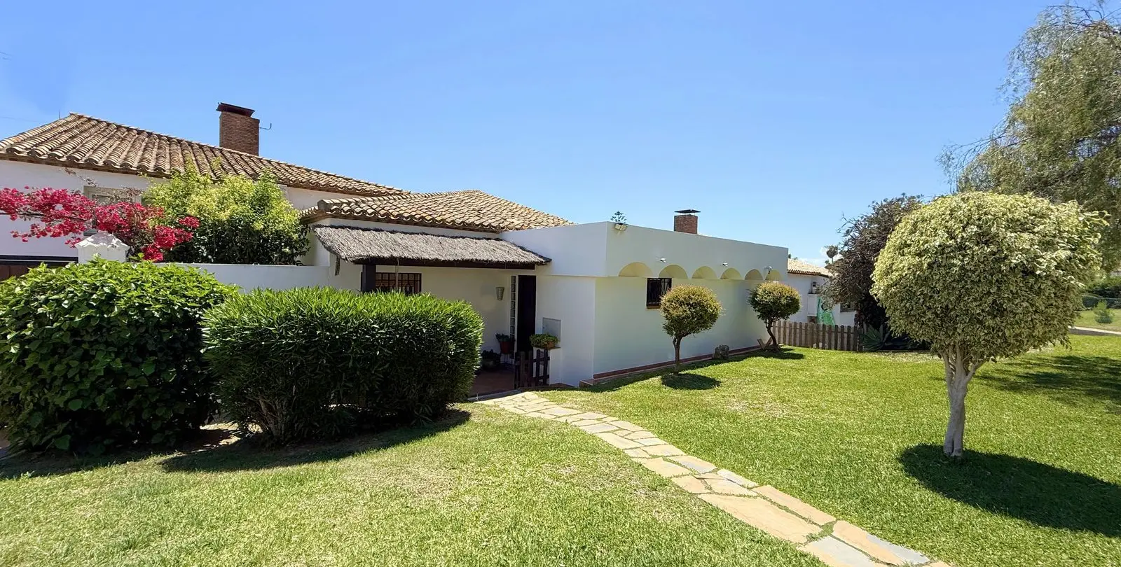 Продажа дома на две семьи в Estepona 33