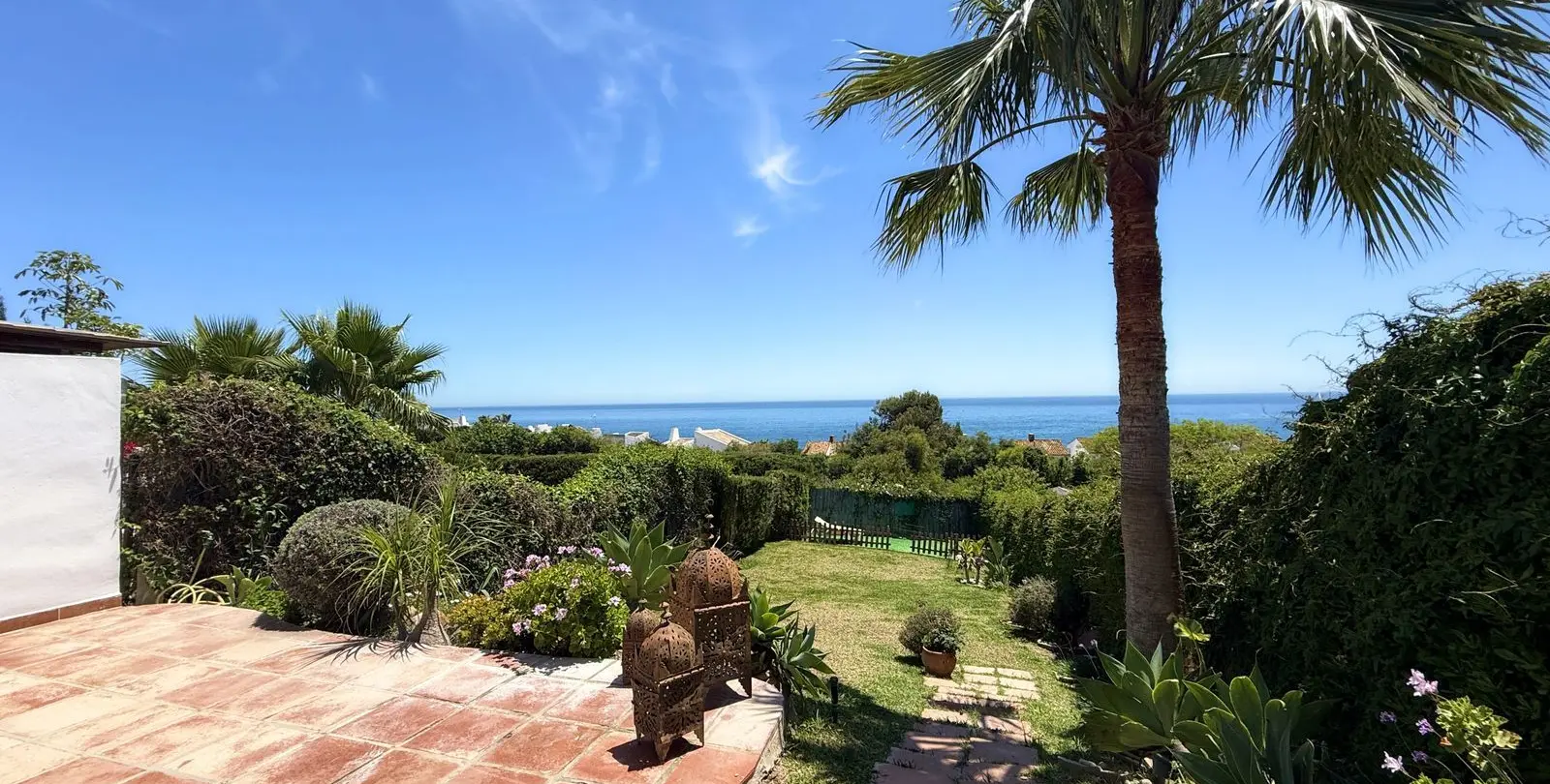 Продажа дома на две семьи в Estepona 34
