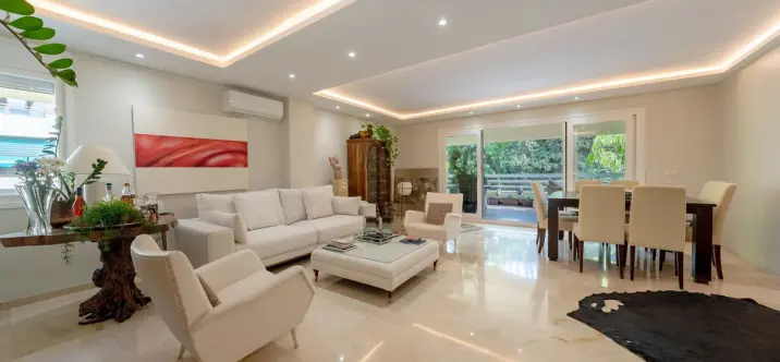 Sale of middle floor apartment in Marbella 1