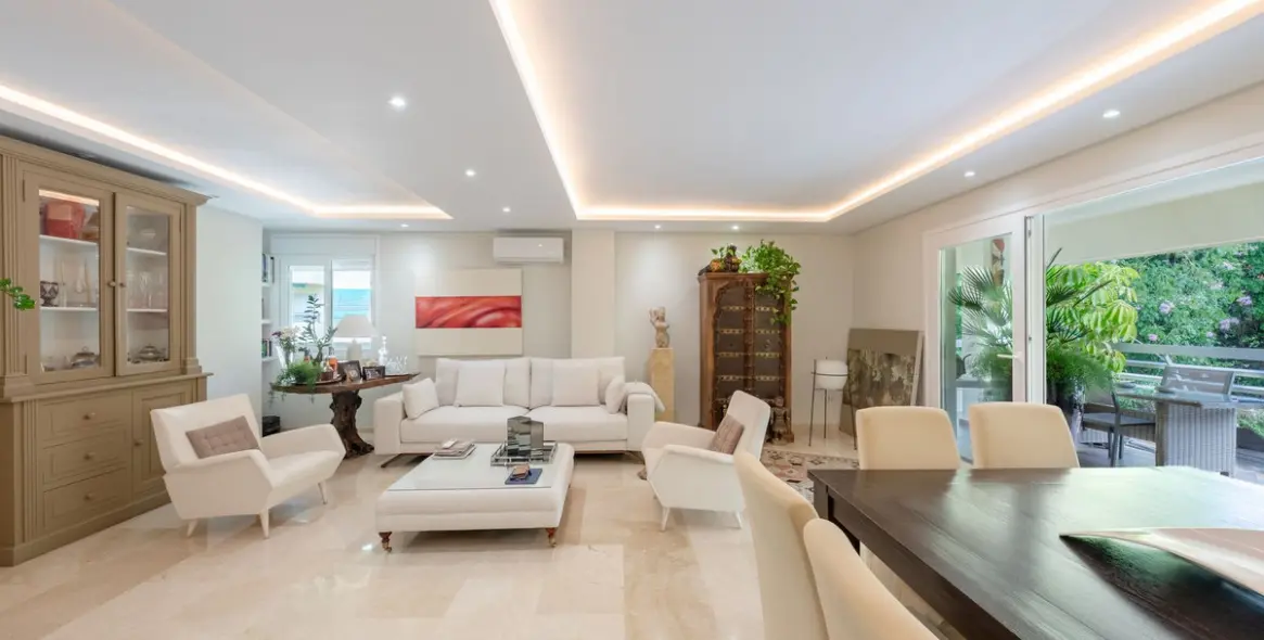 Sale of middle floor apartment in Marbella 3