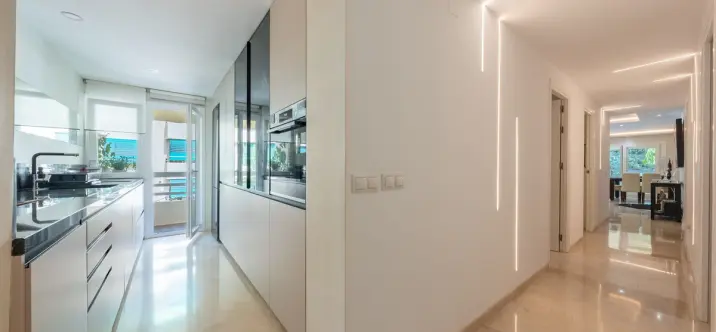 Sale of middle floor apartment in Marbella 3