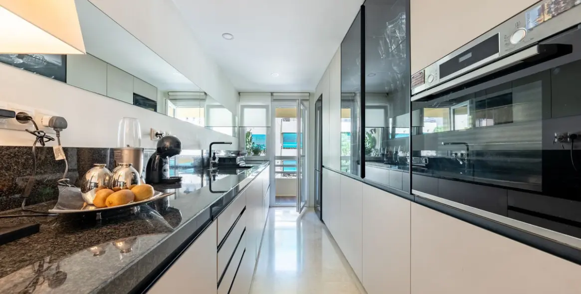 Sale of middle floor apartment in Marbella 5