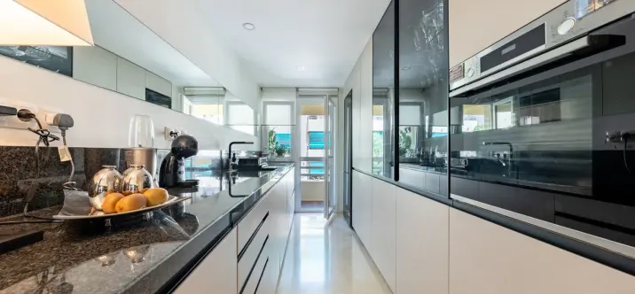 Sale of middle floor apartment in Marbella 4