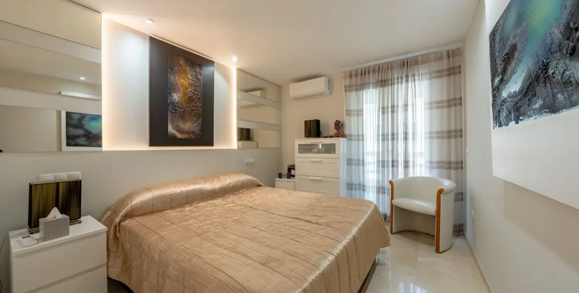 Sale of middle floor apartment in Marbella 10