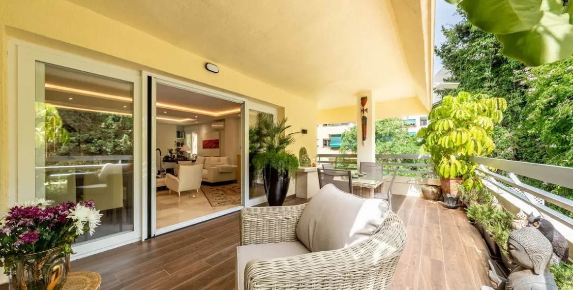 Sale of middle floor apartment in Marbella 16